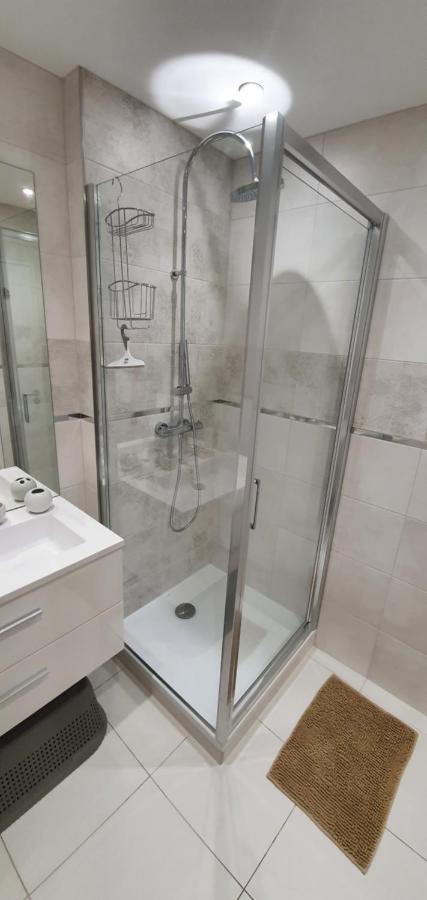 Le Lodge, T2 Classe 3 Etoiles Avec Jardin, Parking, Piscine & Mer A 2 Pas Menton Exteriér fotografie